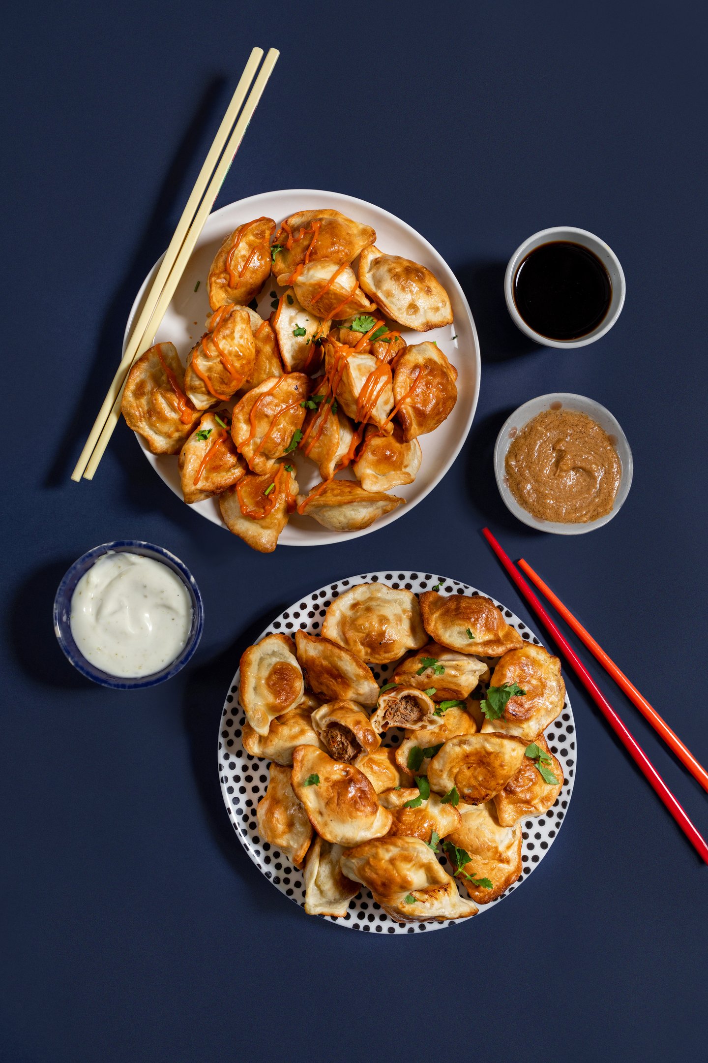 Dumplings Buffet joka päivä: iso annos paistettuja dumplingeja